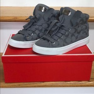 COACH - Like new signature suede high top sneaker